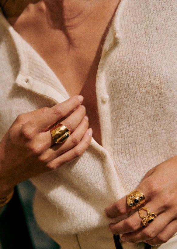 ELOISE – CLASSIC BUTTON-DOWN CARDIGAN