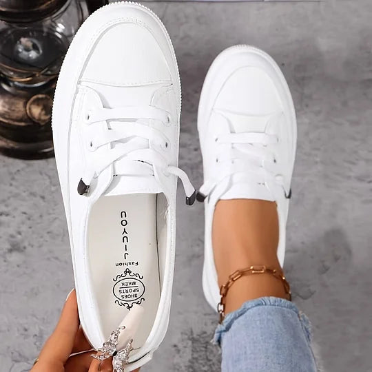 CHLOE – STREET CHARM SNEAKERS
